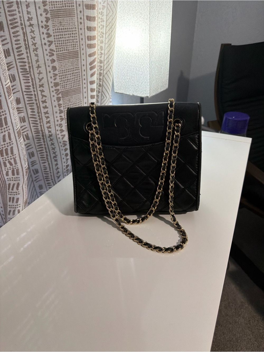 Tory Burch Black Quilted Shoulder Bag with Gold Chain - Picture 2 of 14